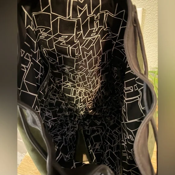 LAMB Nubuck Green Leather w/Black 1-Strap Sling BackPack Excellent Condition!! - Picture 6 of 8